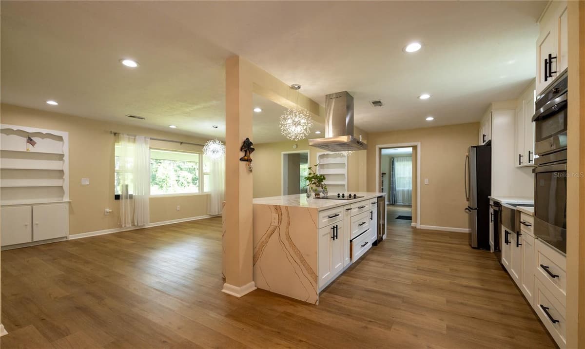298 COURT STREET — photo 4 of 23