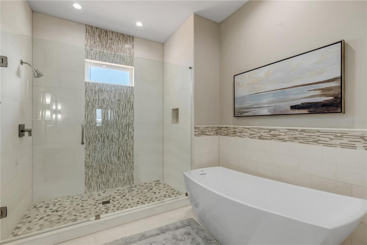 417 QUAY ASSISI — photo 72 of 100
