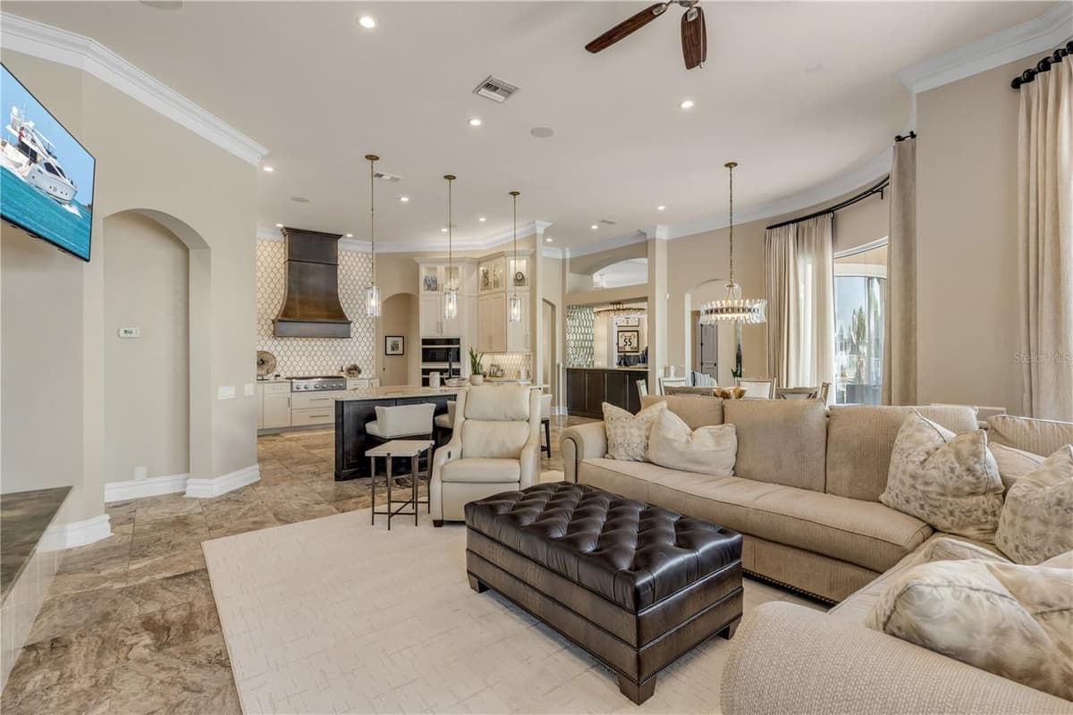 417 QUAY ASSISI — photo 35 of 100