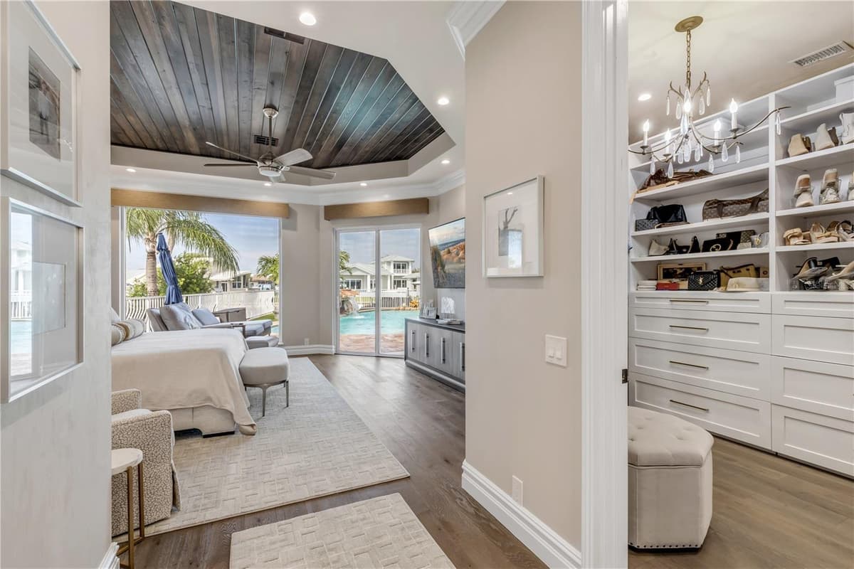417 QUAY ASSISI — photo 37 of 100