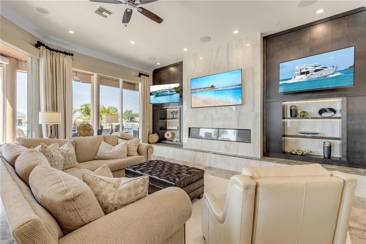 417 QUAY ASSISI — photo 33 of 100
