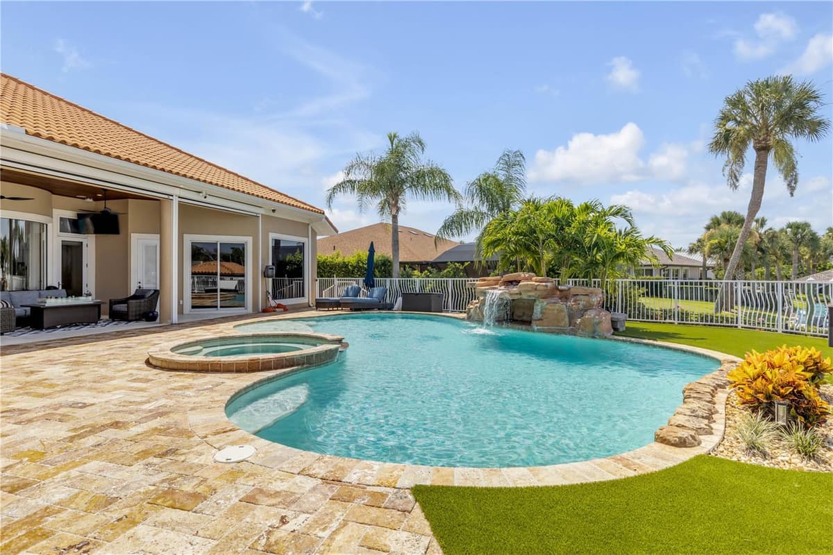 417 QUAY ASSISI — photo 92 of 100