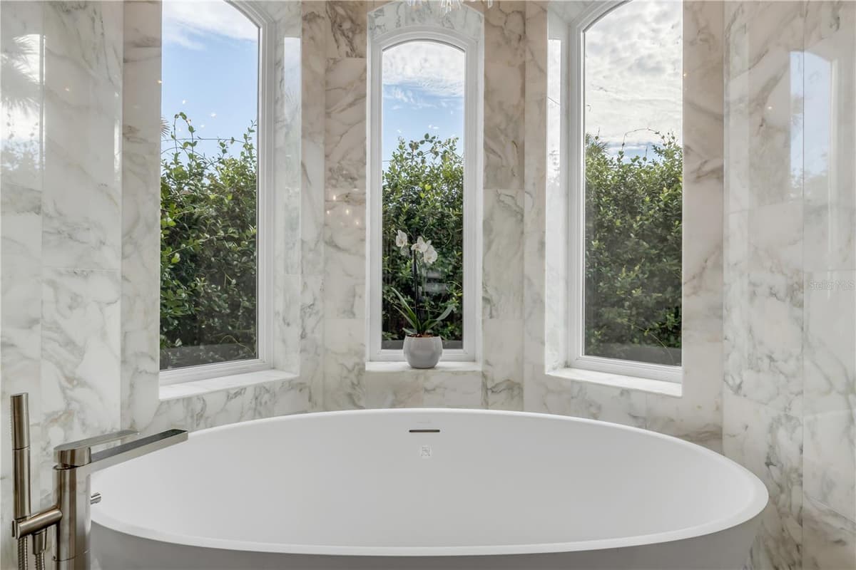 417 QUAY ASSISI — photo 49 of 100