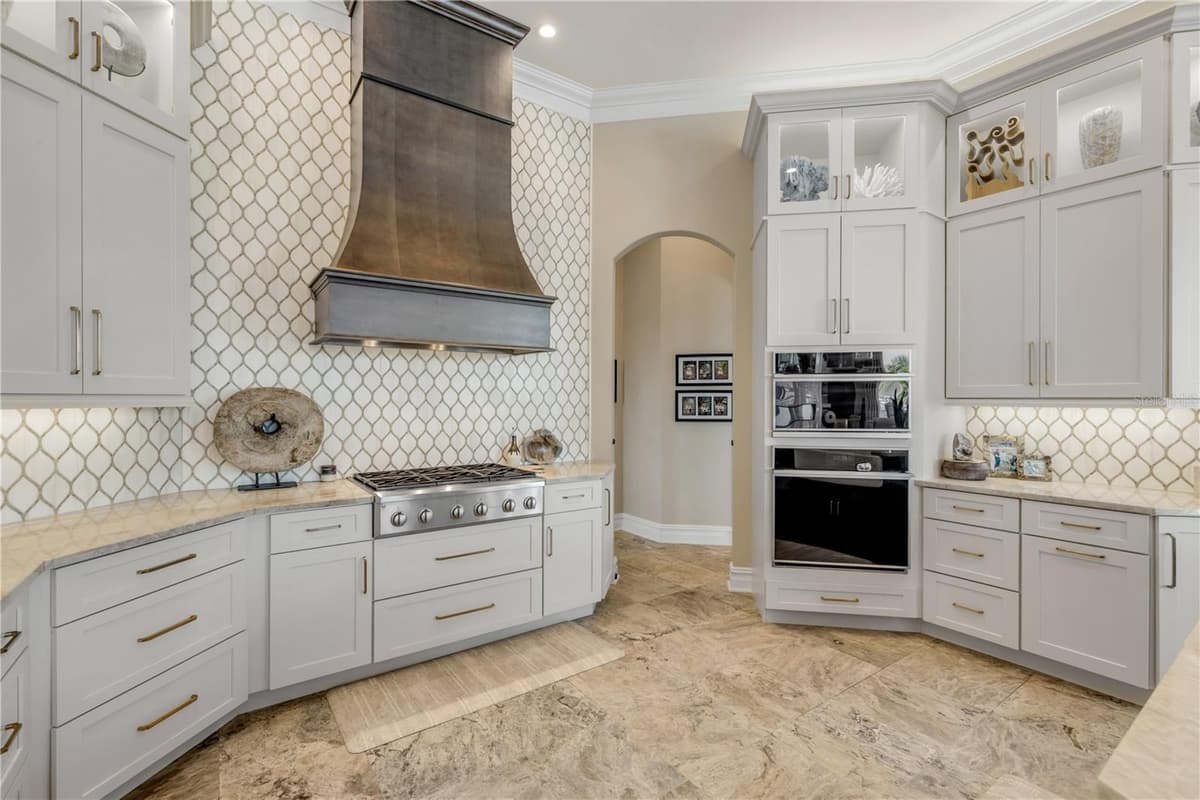 417 QUAY ASSISI — photo 31 of 100