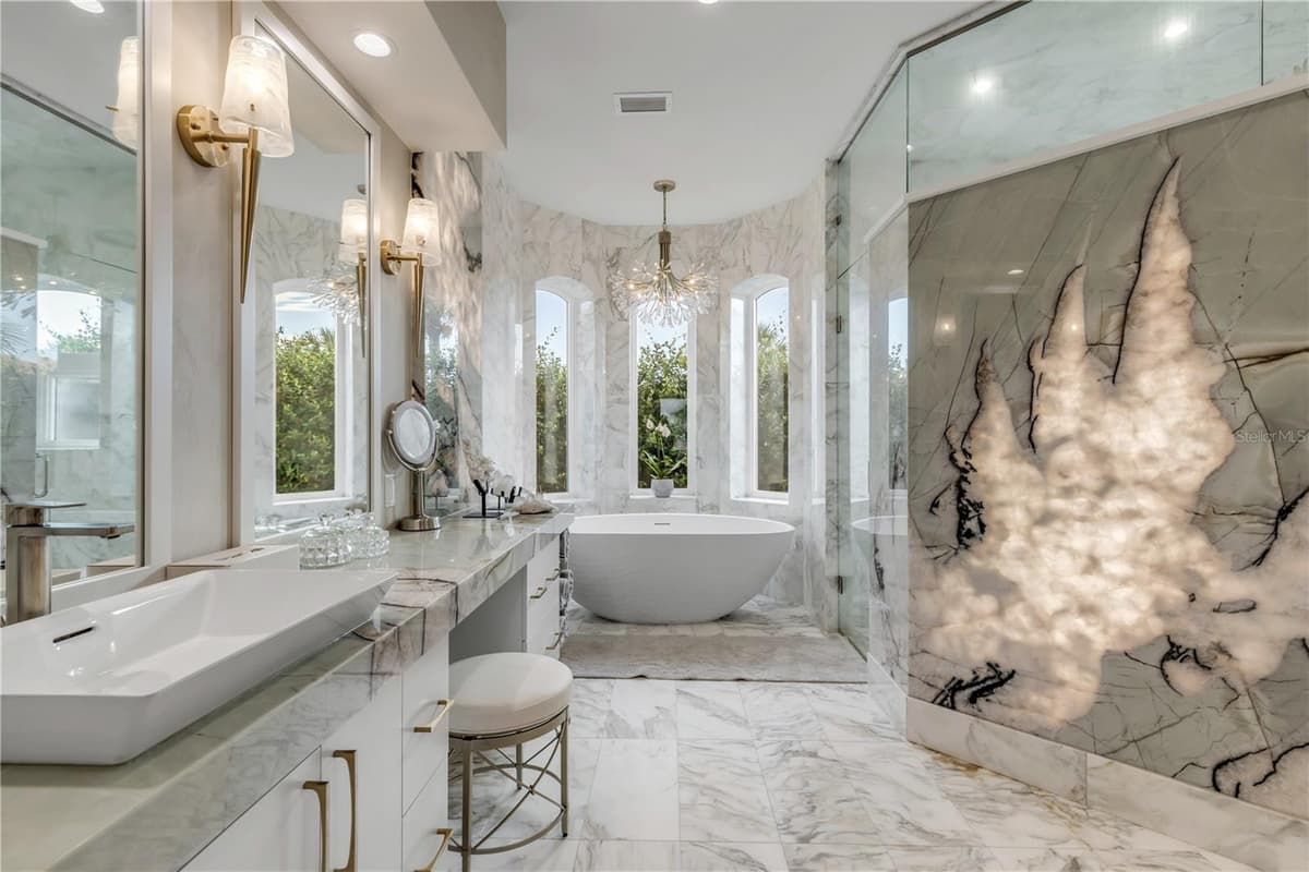 417 QUAY ASSISI — photo 46 of 100