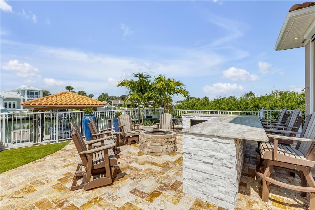 417 QUAY ASSISI — photo 94 of 100