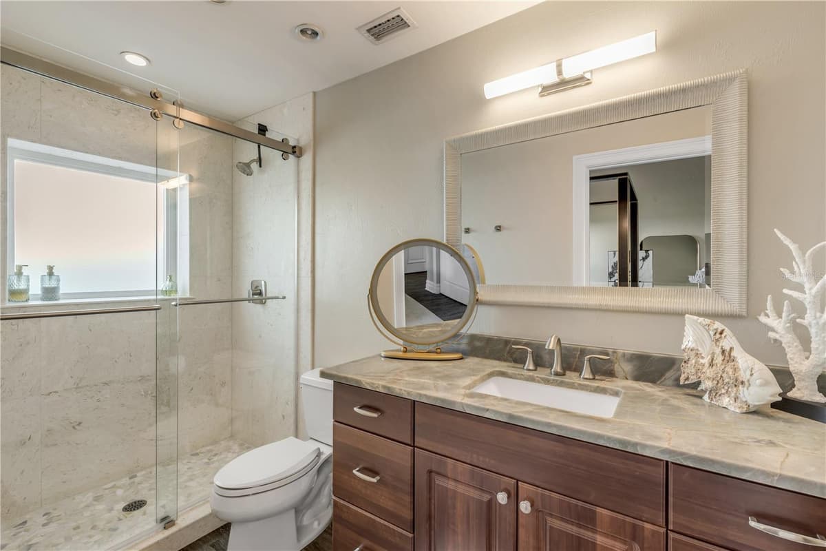 417 QUAY ASSISI — photo 54 of 100