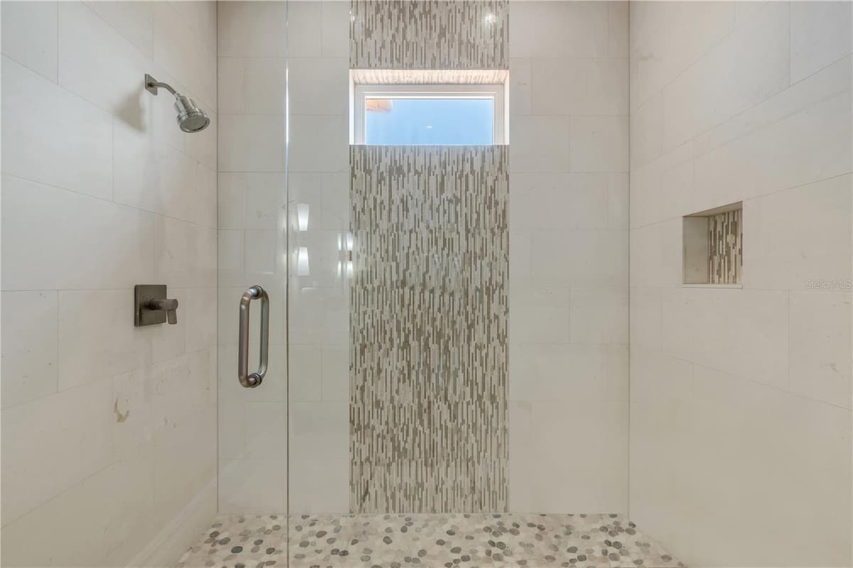 417 QUAY ASSISI — photo 73 of 100