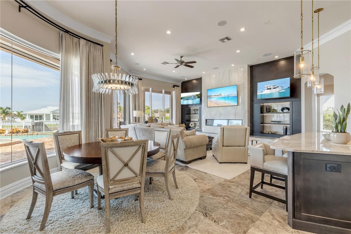417 QUAY ASSISI — photo 19 of 100