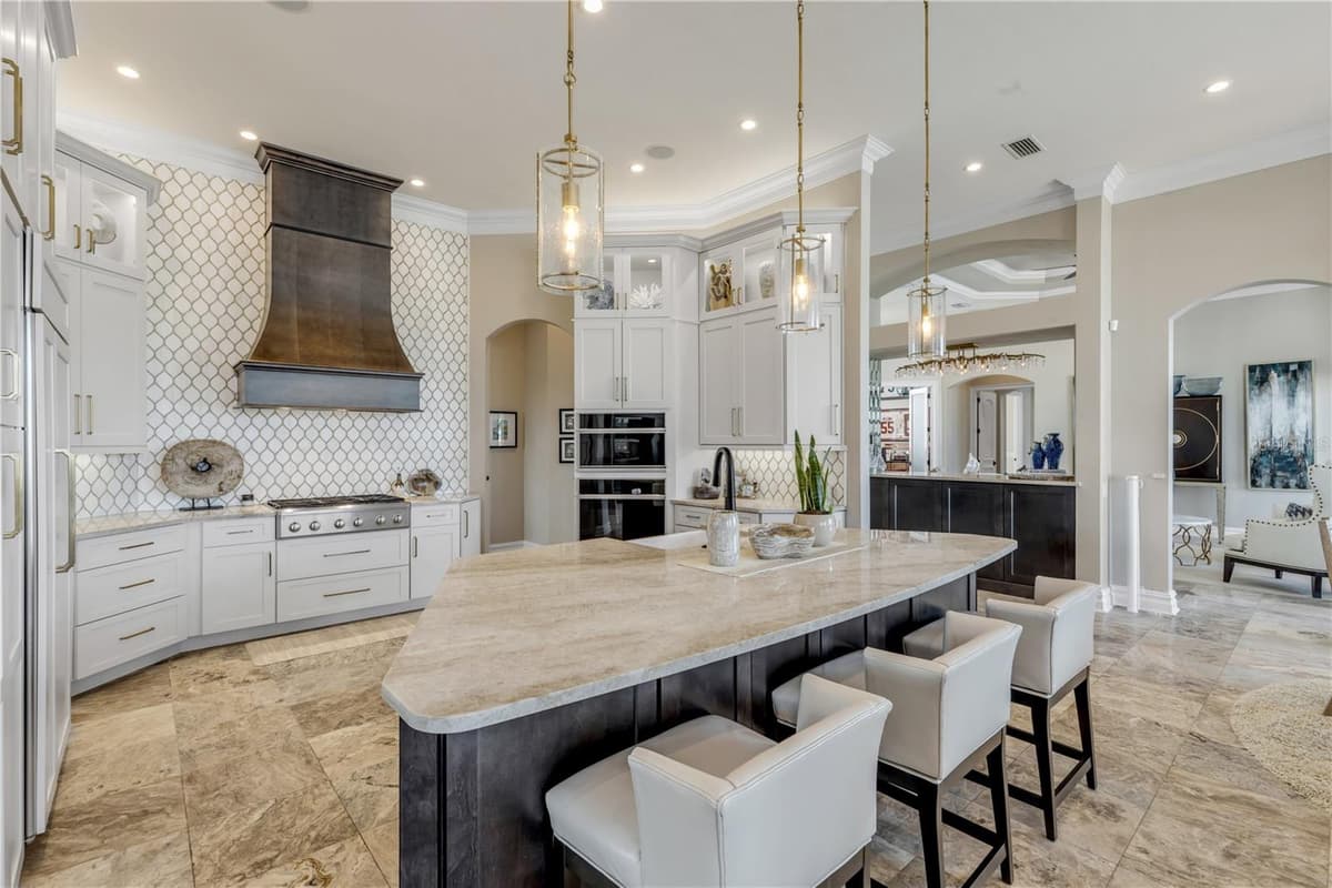 417 QUAY ASSISI — photo 23 of 100