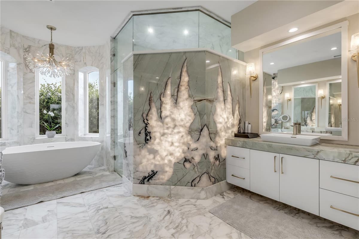 417 QUAY ASSISI — photo 44 of 100