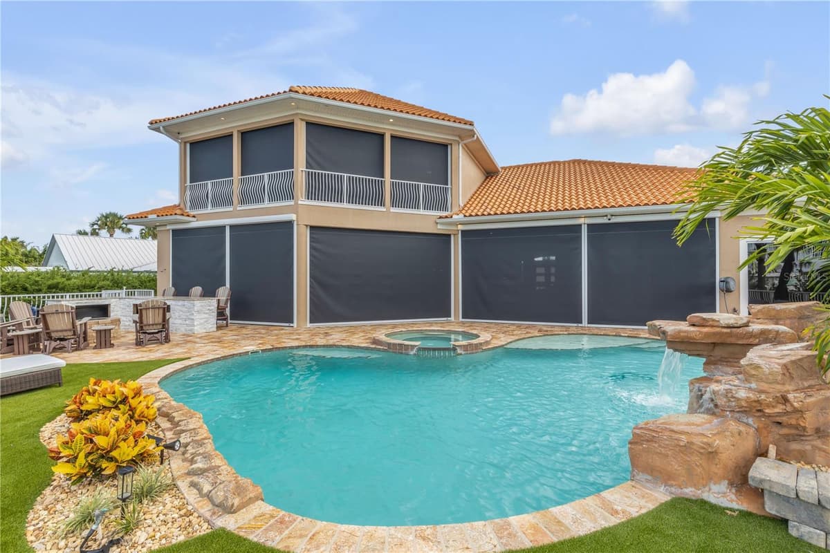 417 QUAY ASSISI — photo 83 of 100