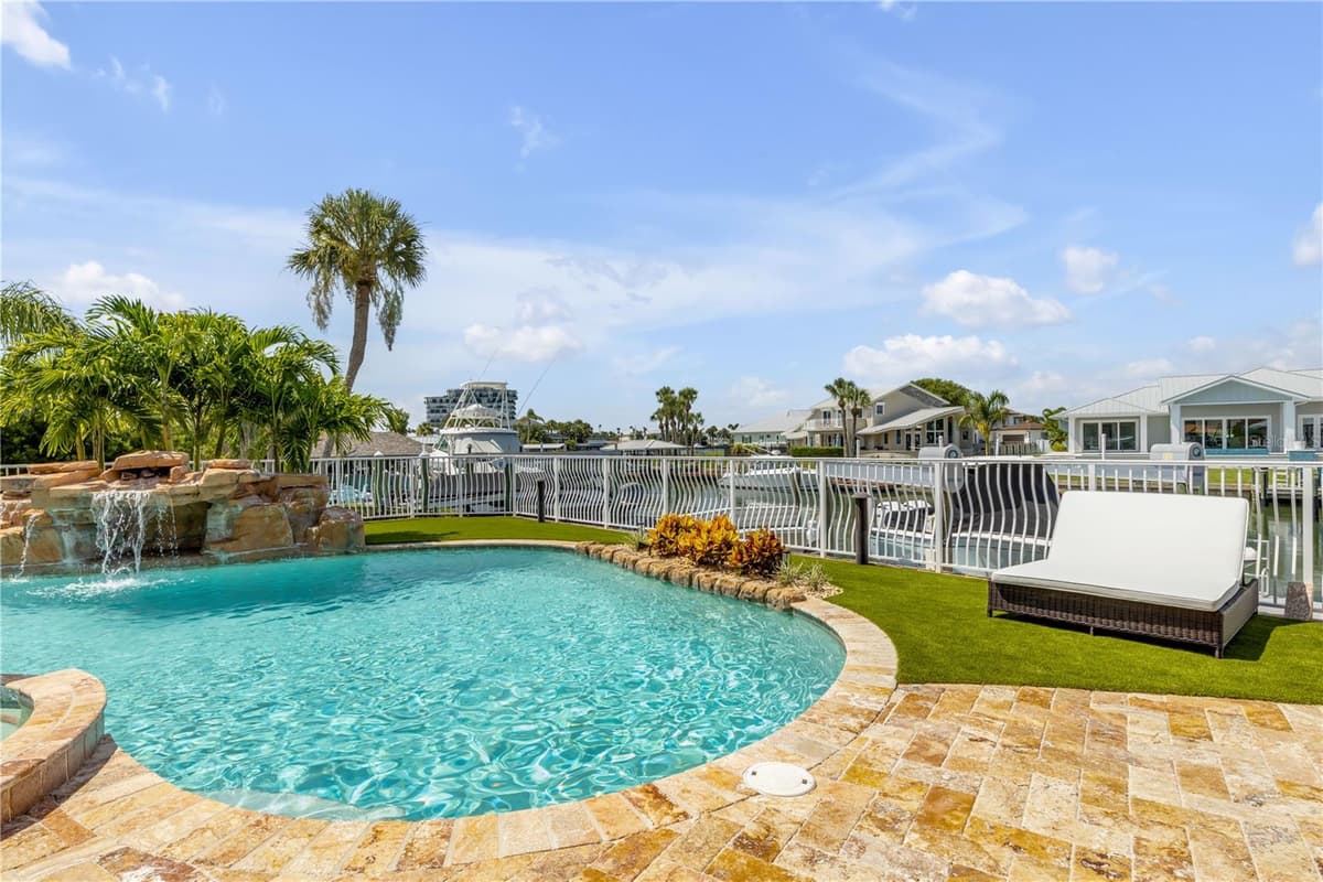 417 QUAY ASSISI — photo 91 of 100