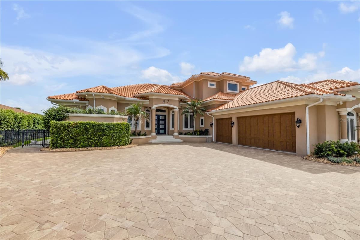 417 QUAY ASSISI — photo 7 of 100