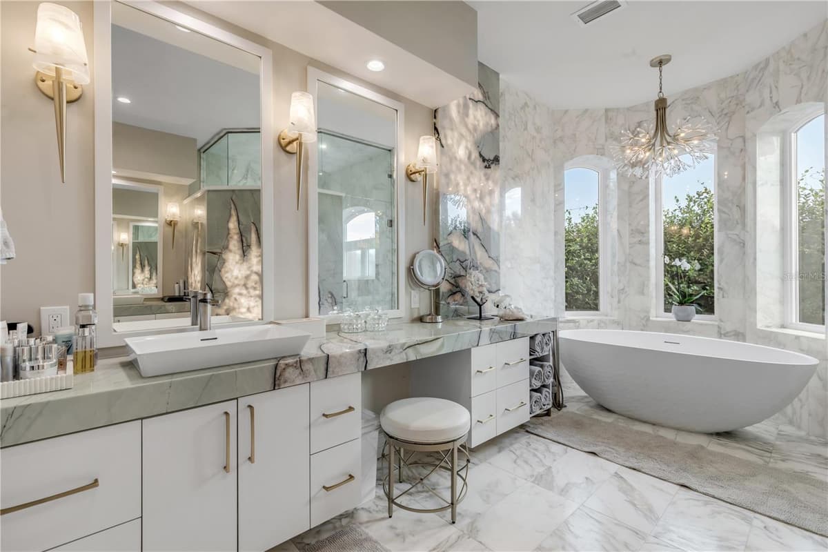 417 QUAY ASSISI — photo 45 of 100