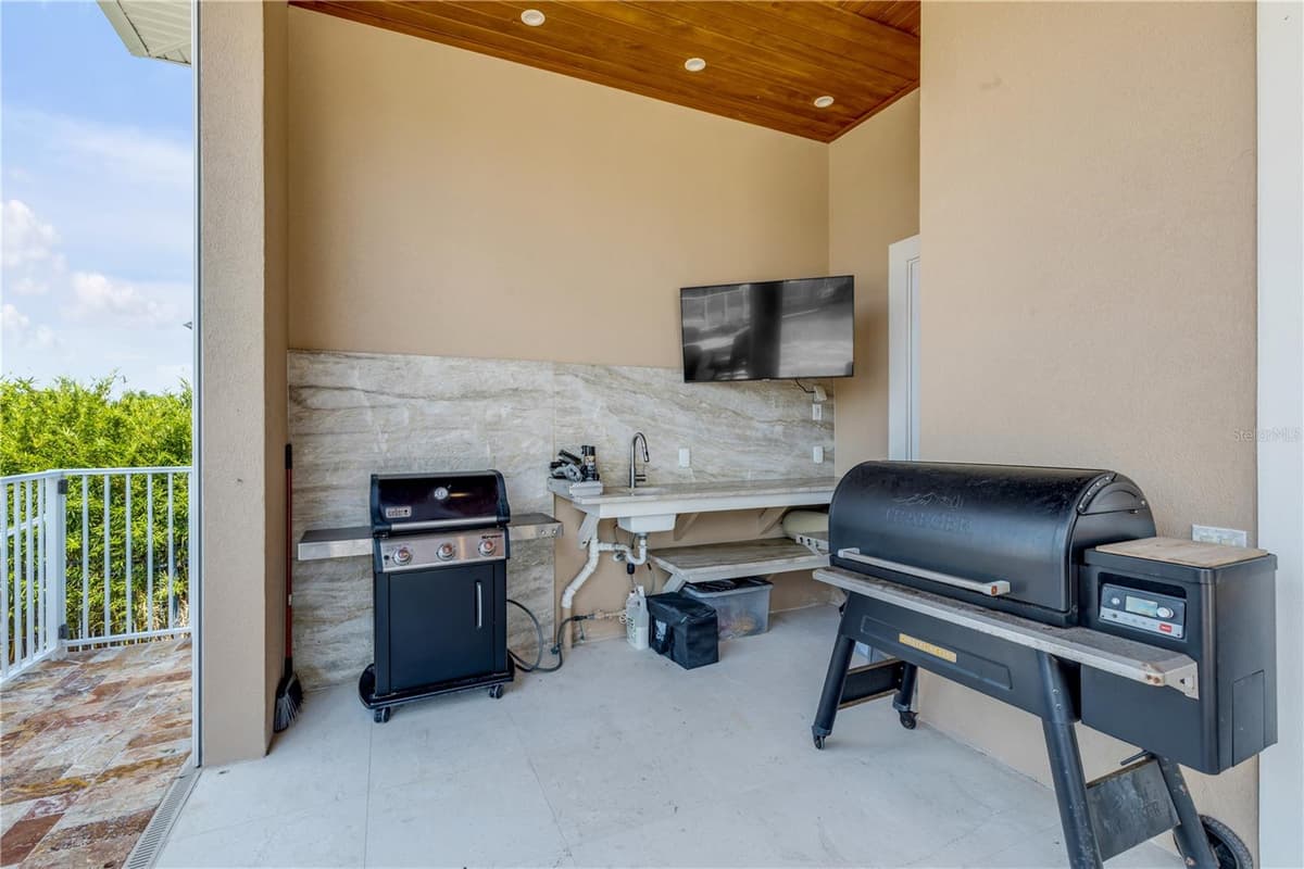 417 QUAY ASSISI — photo 95 of 100