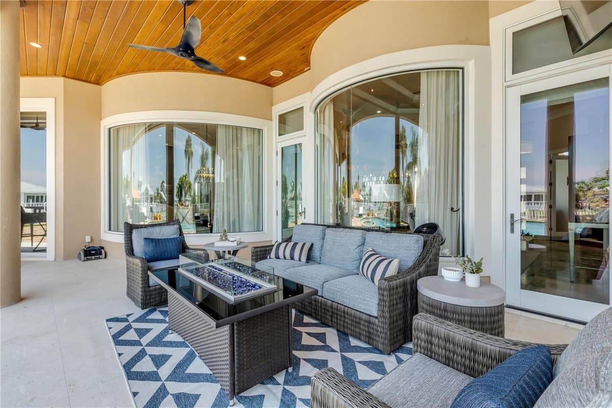 417 QUAY ASSISI — photo 85 of 100