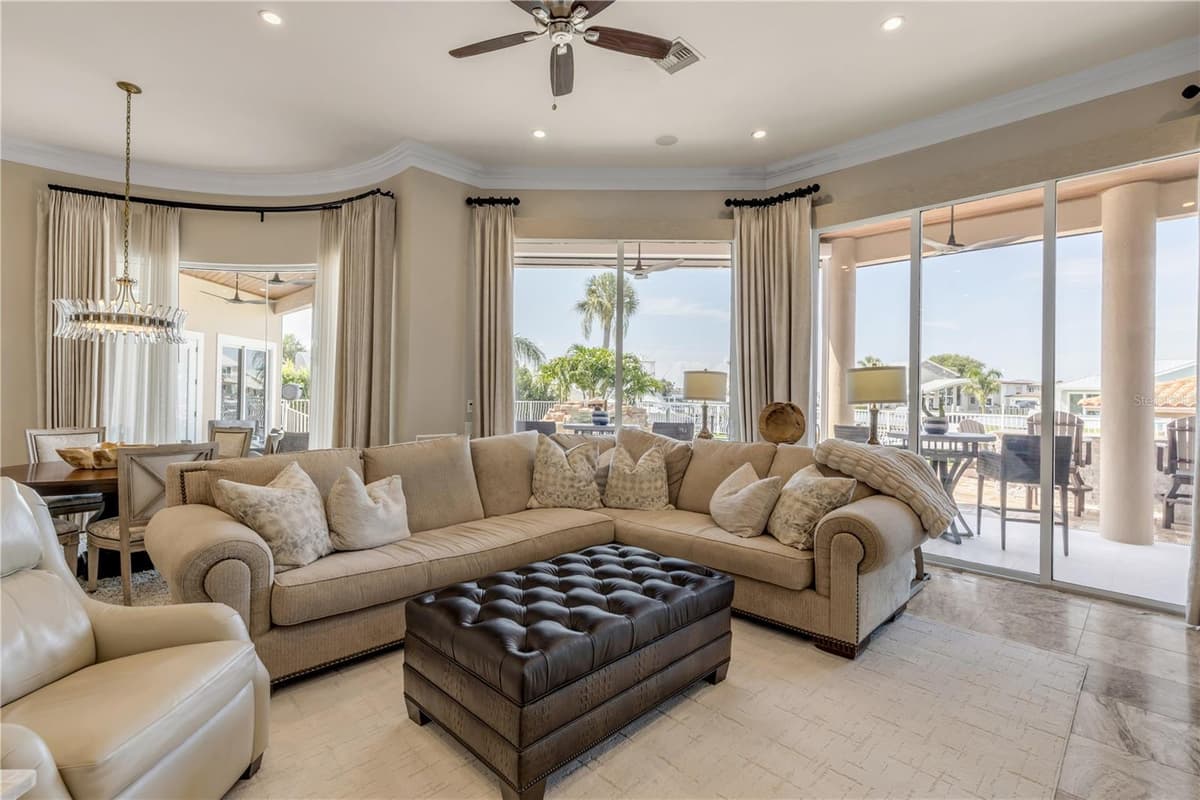 417 QUAY ASSISI — photo 34 of 100