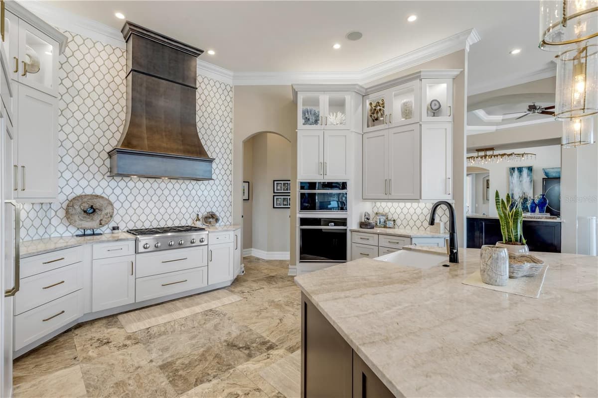 417 QUAY ASSISI — photo 24 of 100