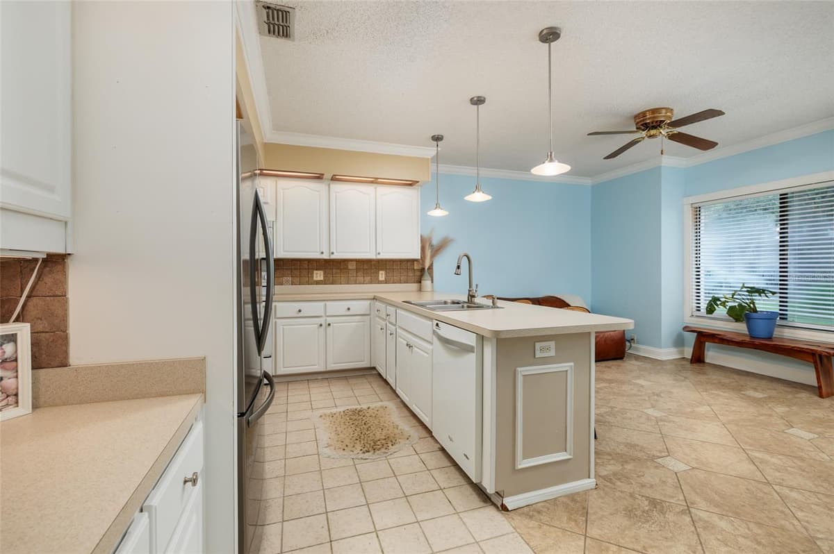 1750 LAKE CYPRESS DRIVE — photo 10 of 45