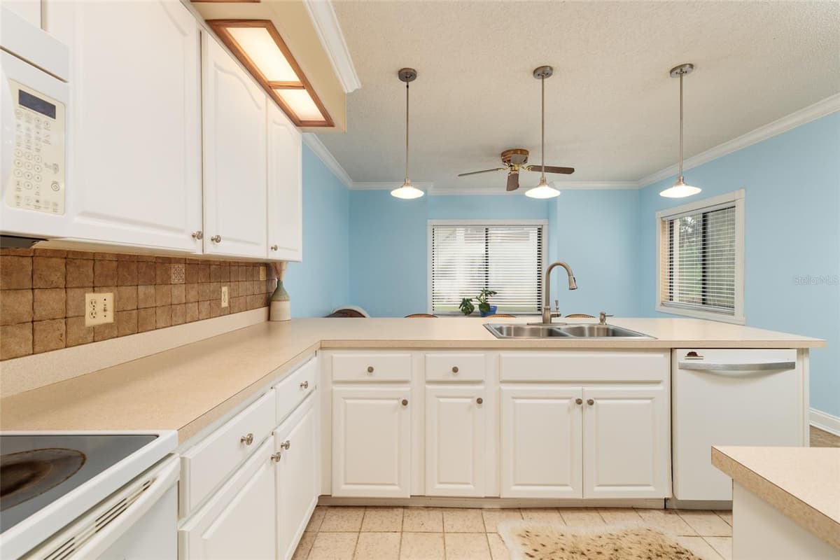 1750 LAKE CYPRESS DRIVE — photo 13 of 45