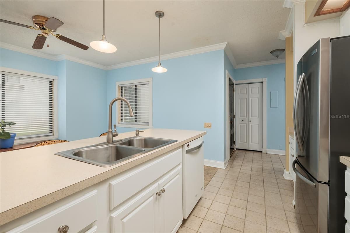 1750 LAKE CYPRESS DRIVE — photo 9 of 45