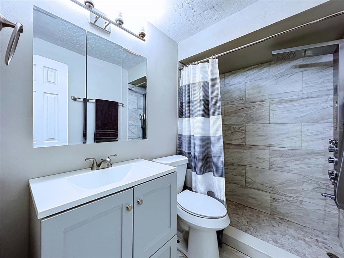 4227 SHELDON PLACE — photo 16 of 25