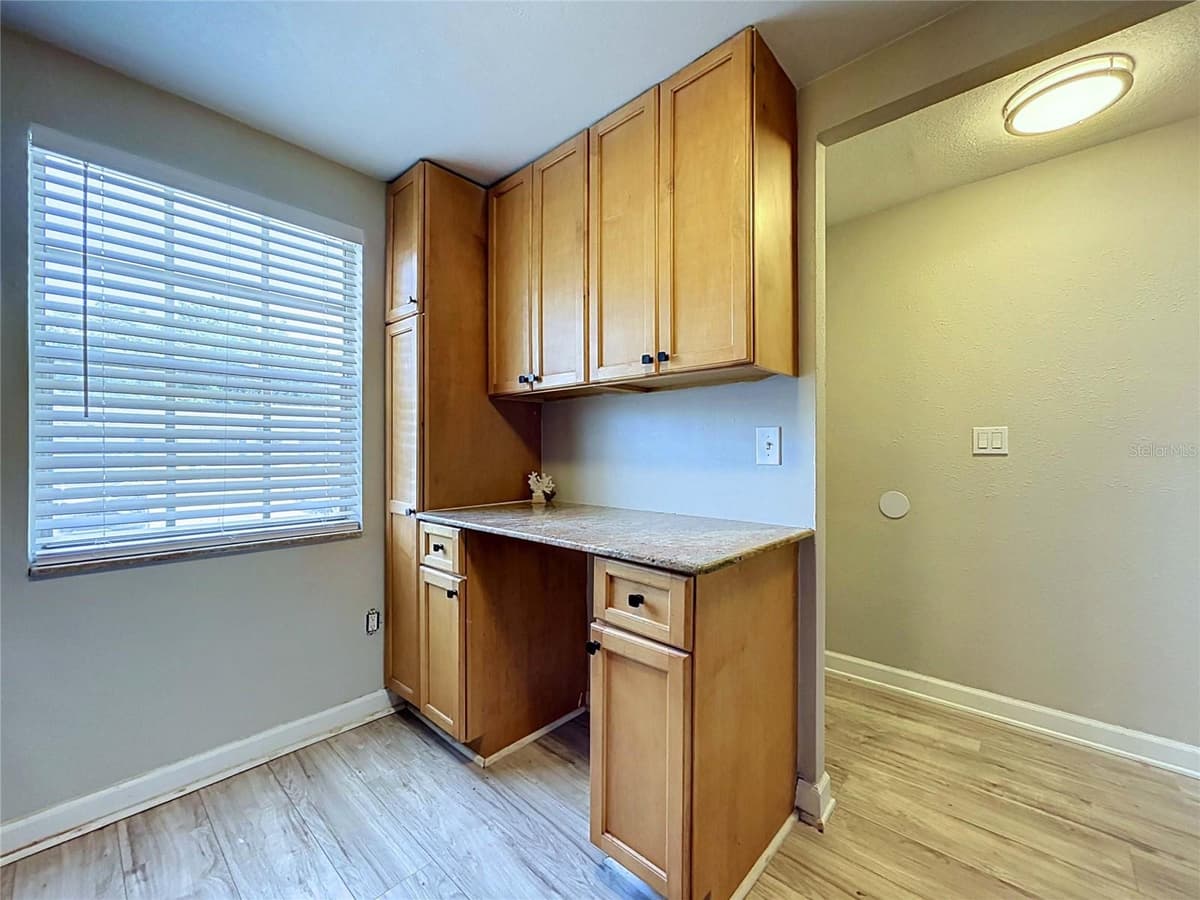 4227 SHELDON PLACE — photo 4 of 25