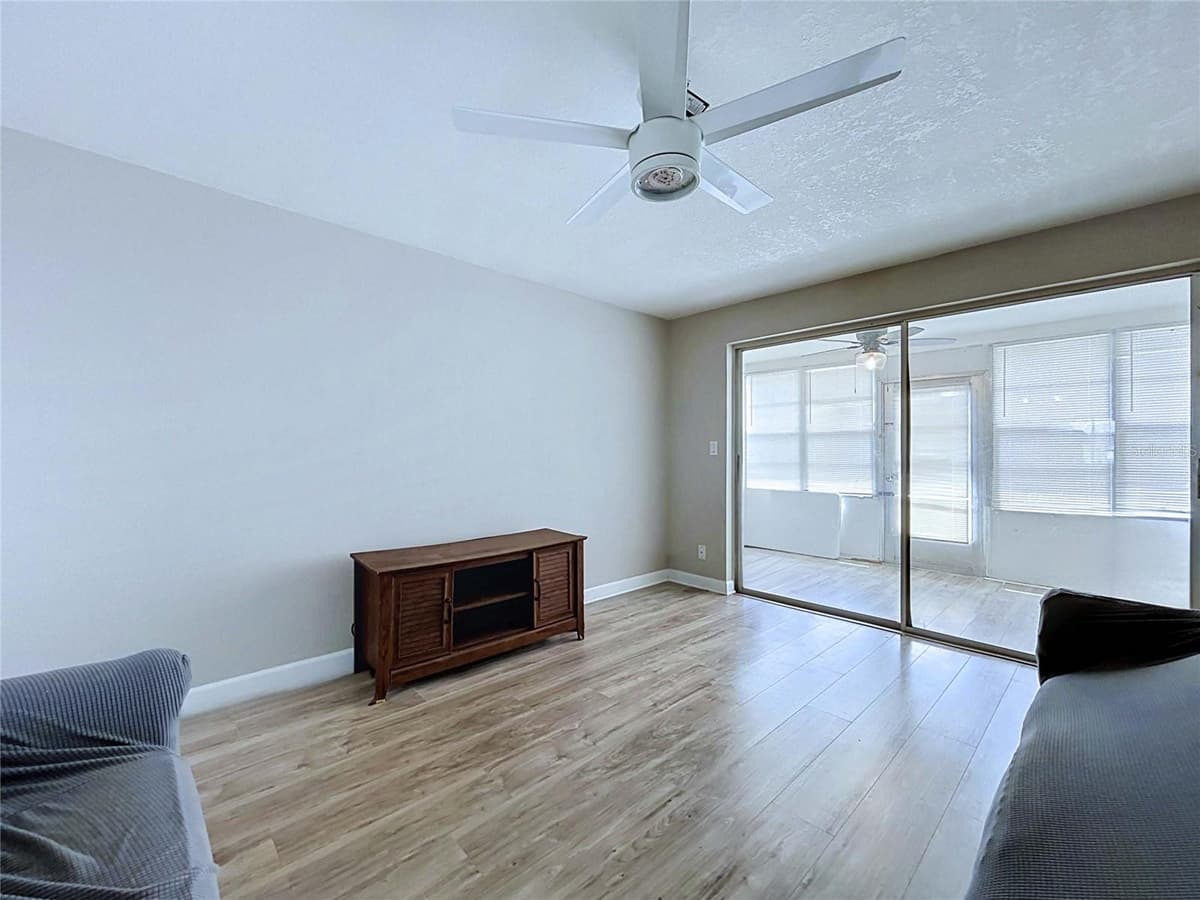 4227 SHELDON PLACE — photo 10 of 25