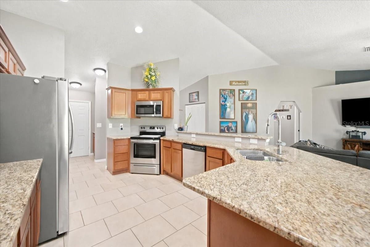 12327 MILLINGTON AVENUE — photo 21 of 51
