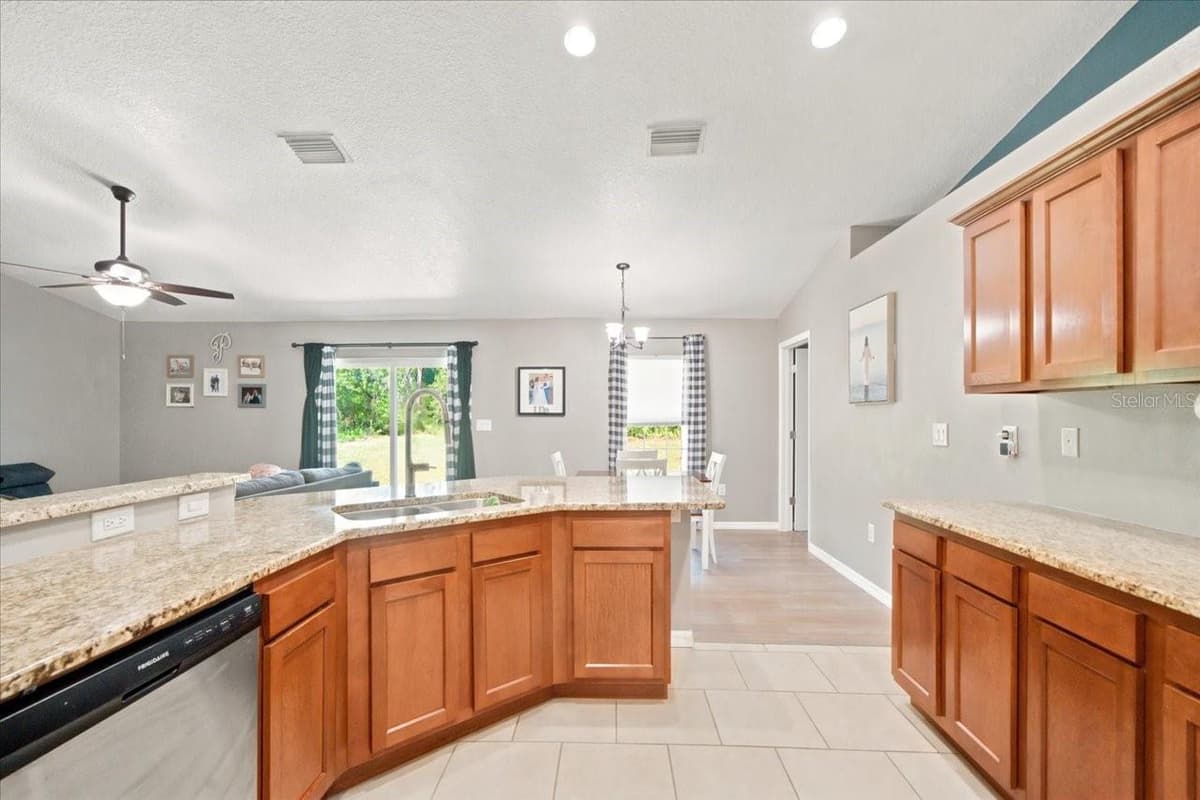 12327 MILLINGTON AVENUE — photo 25 of 51