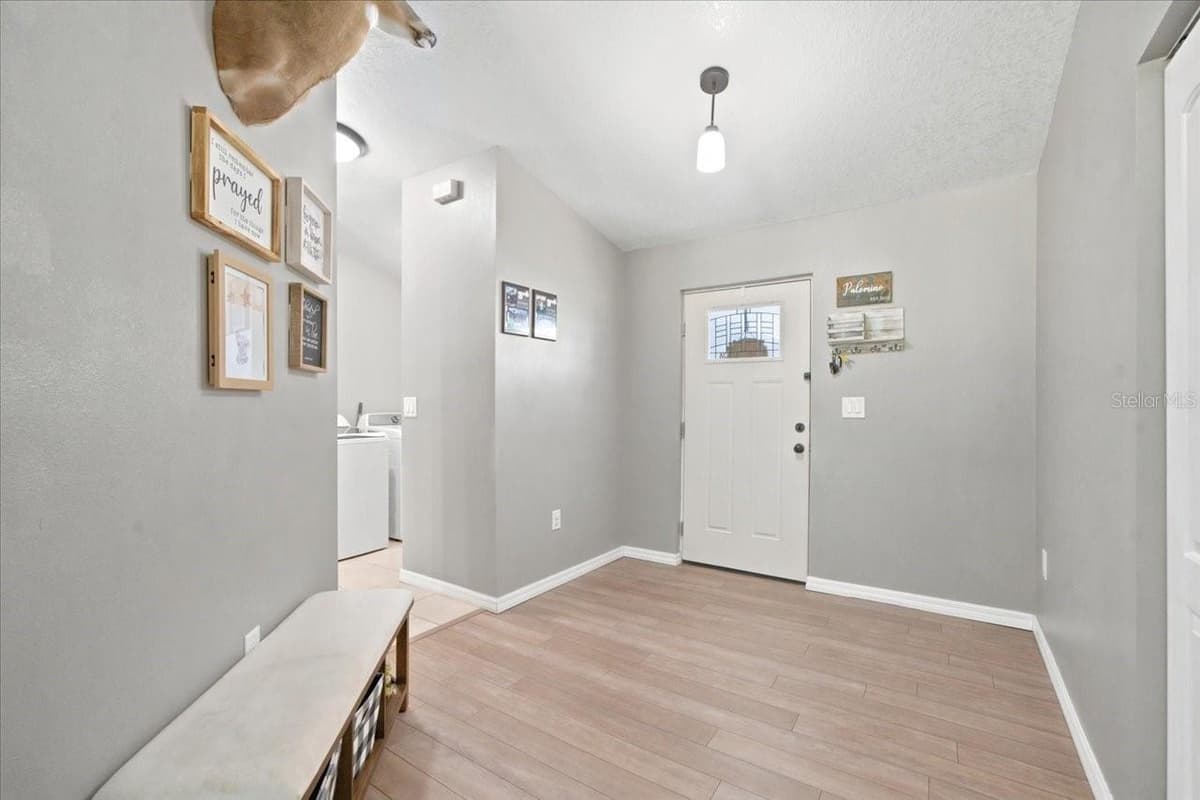12327 MILLINGTON AVENUE — photo 15 of 51