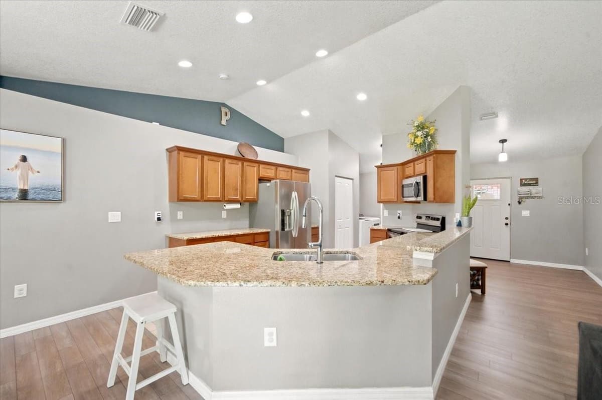 12327 MILLINGTON AVENUE — photo 19 of 51