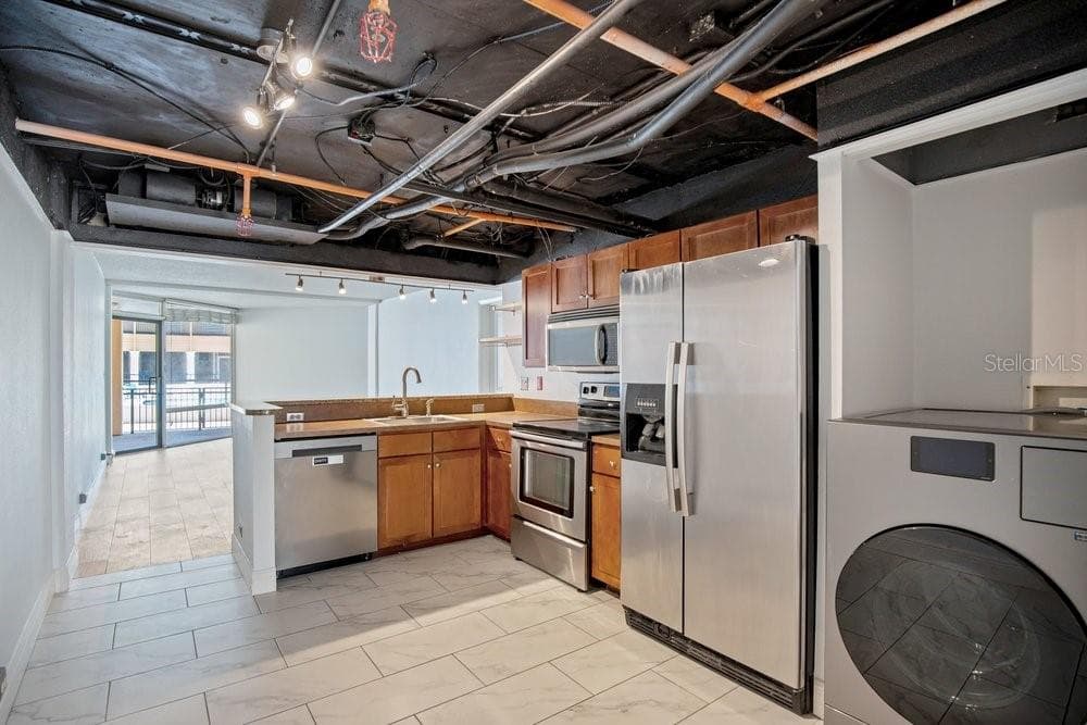 151 WASHINGTON STREET — photo 11 of 59