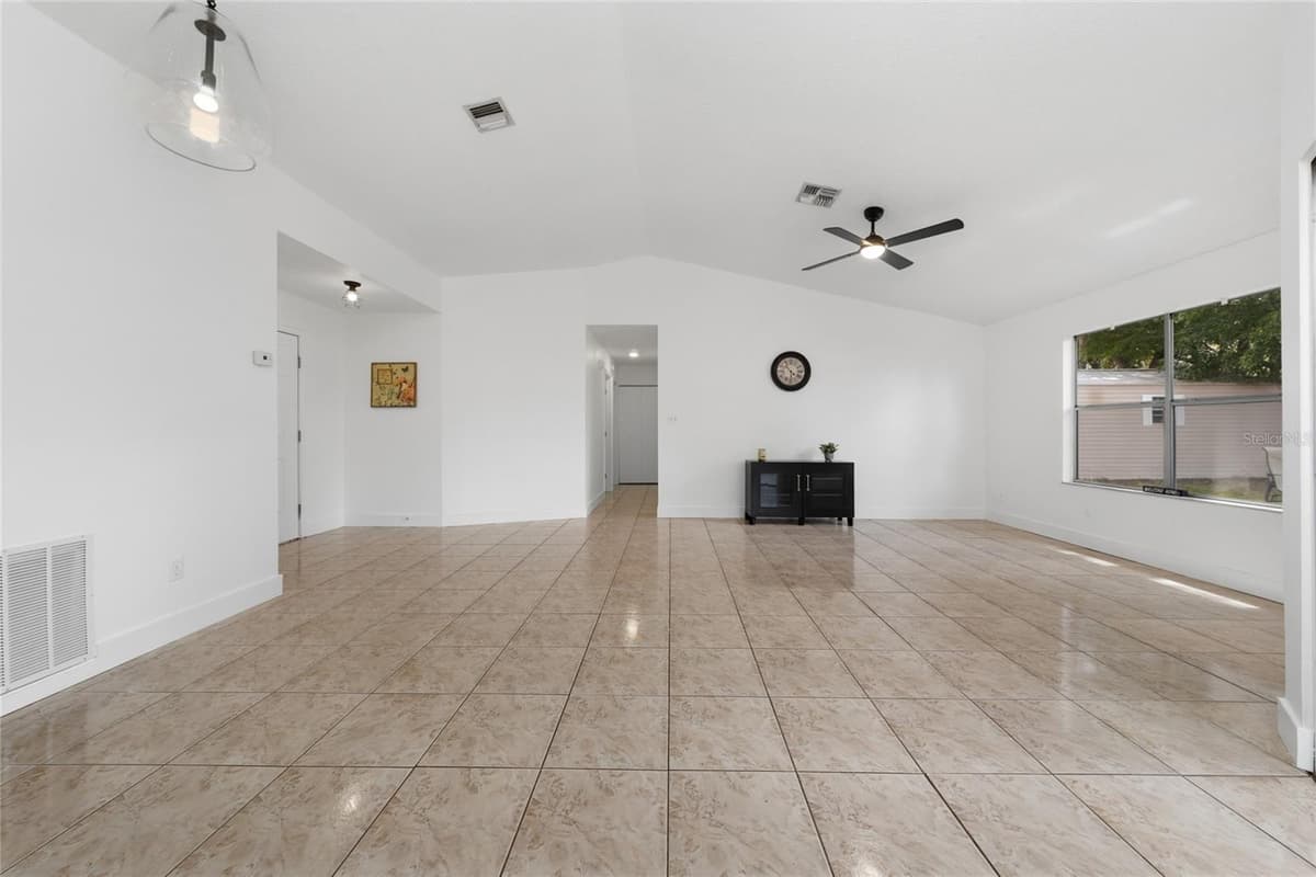 401 HAGER DRIVE — photo 29 of 38