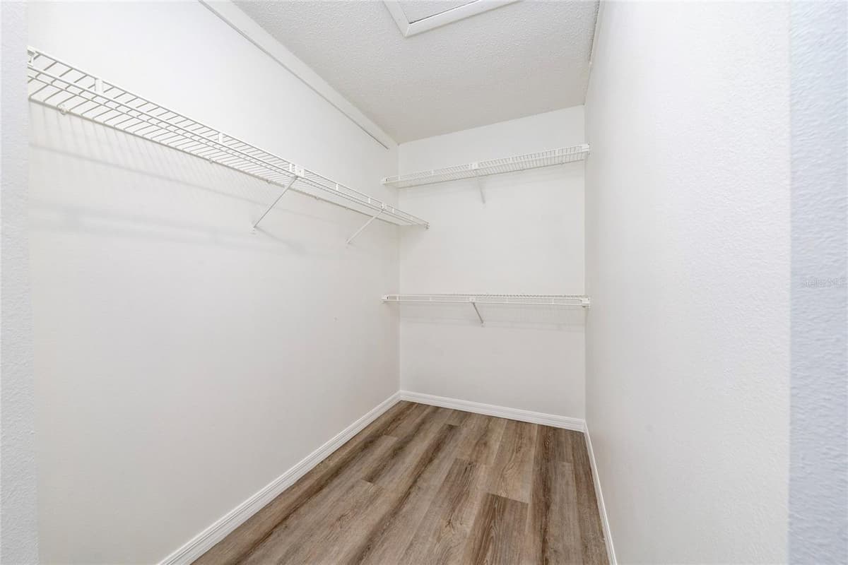 401 HAGER DRIVE — photo 14 of 38