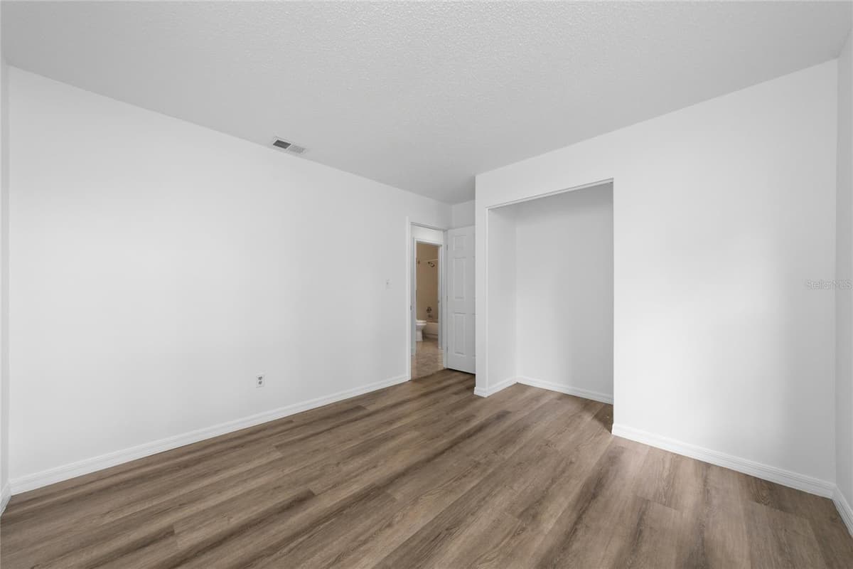 401 HAGER DRIVE — photo 8 of 38