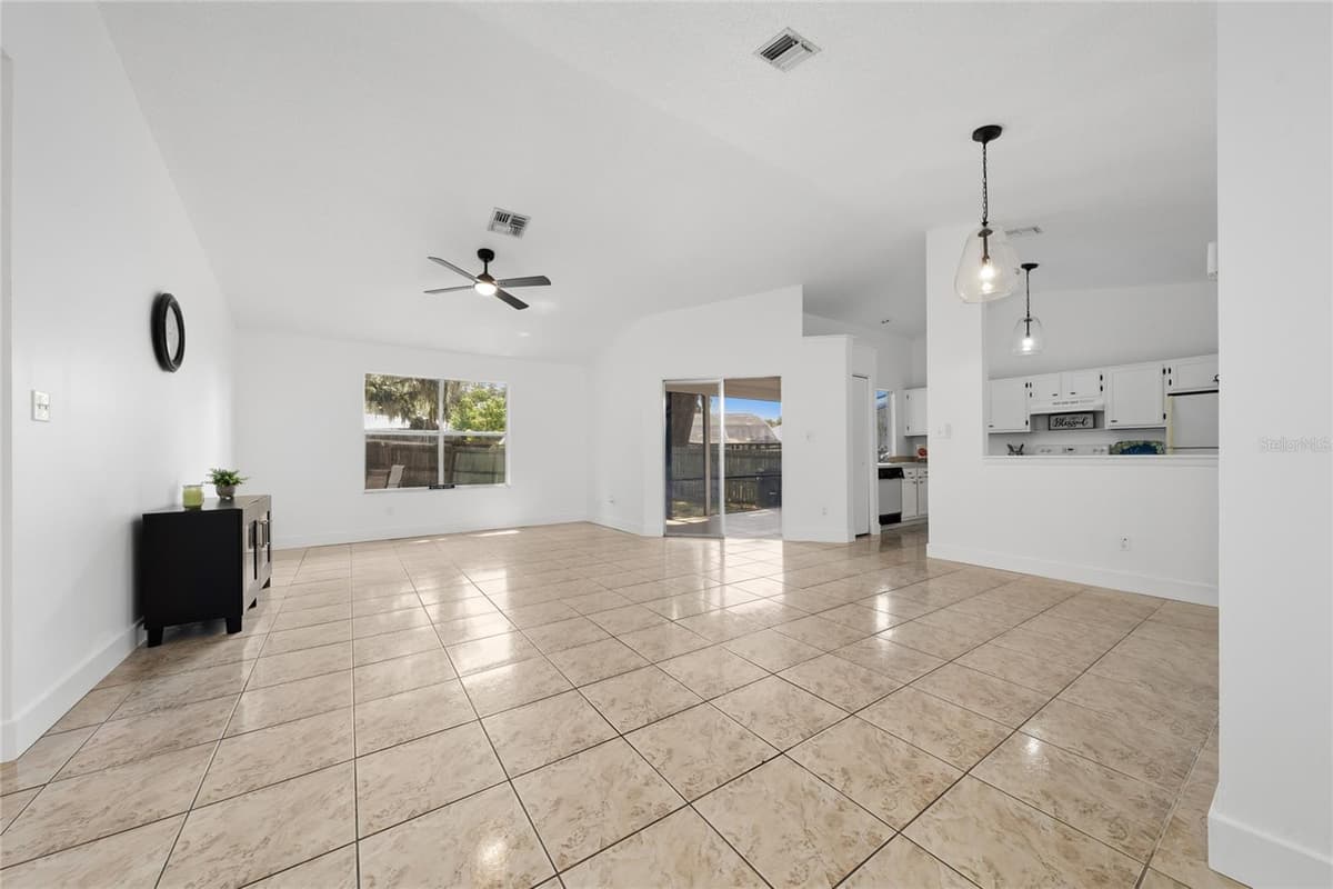 401 HAGER DRIVE — photo 13 of 38