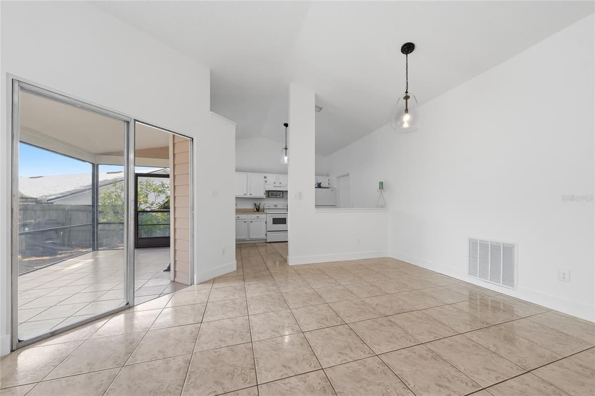 401 HAGER DRIVE — photo 35 of 38