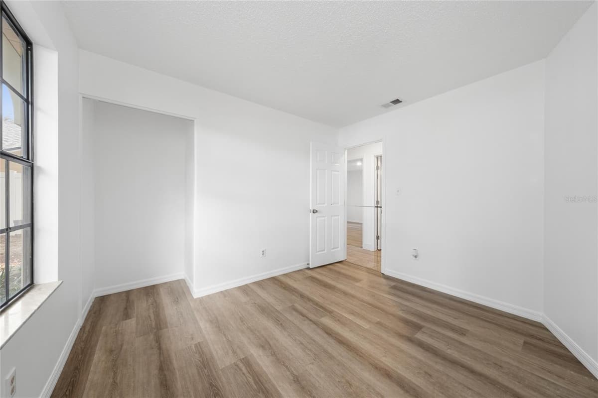 401 HAGER DRIVE — photo 21 of 38