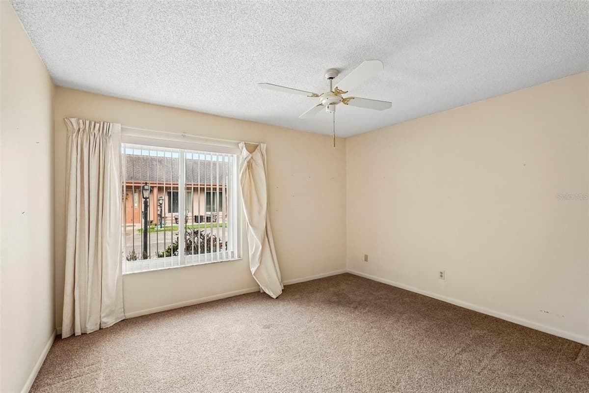 1329 NEW BEDFORD DRIVE — photo 17 of 45