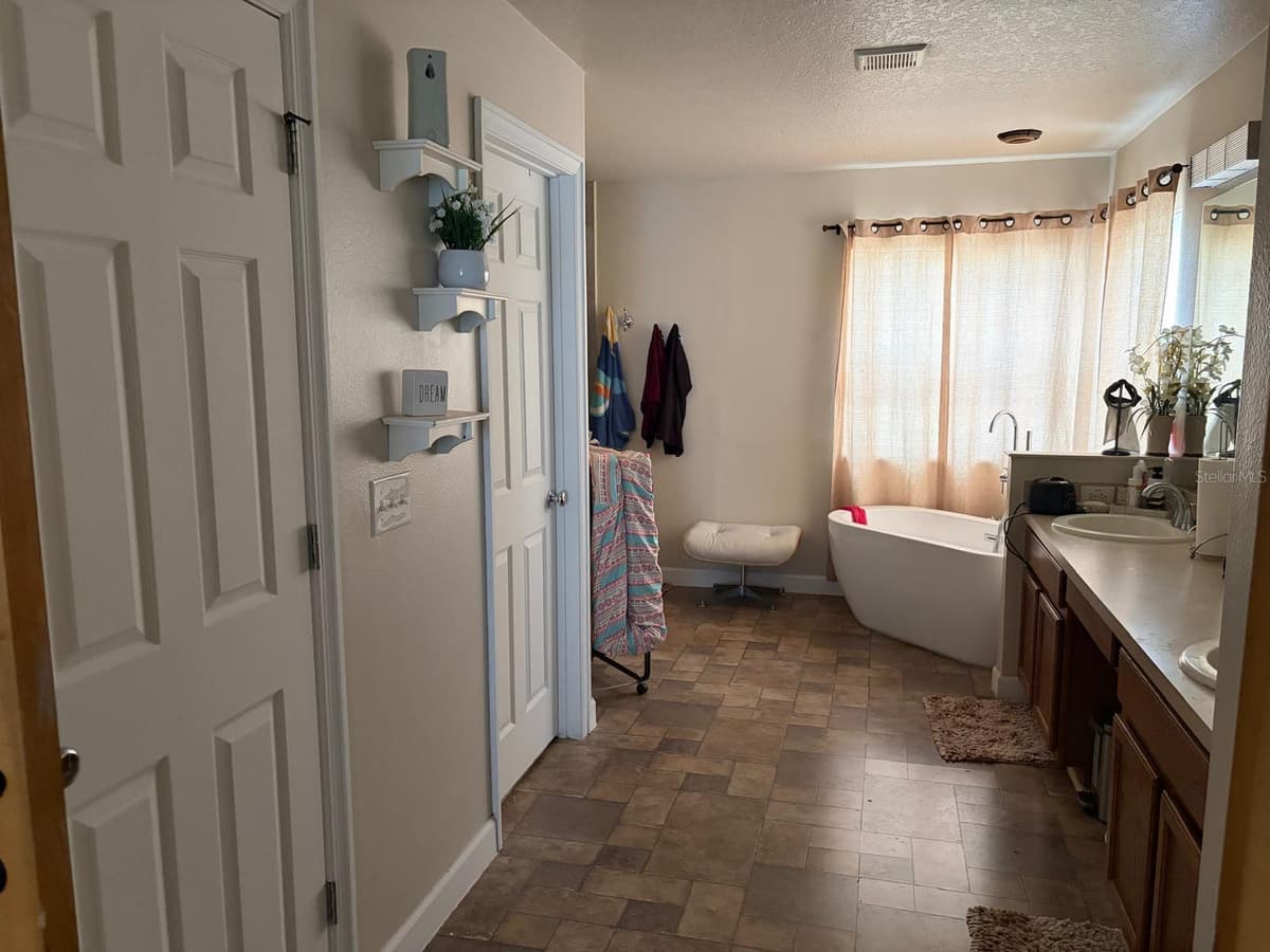852 HARING LANE — photo 36 of 49