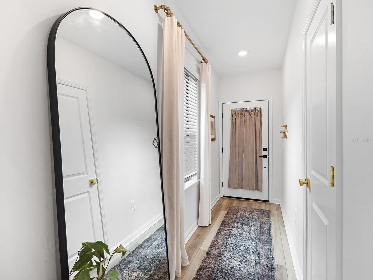 6524 SILVERSTAR DRIVE — photo 5 of 39