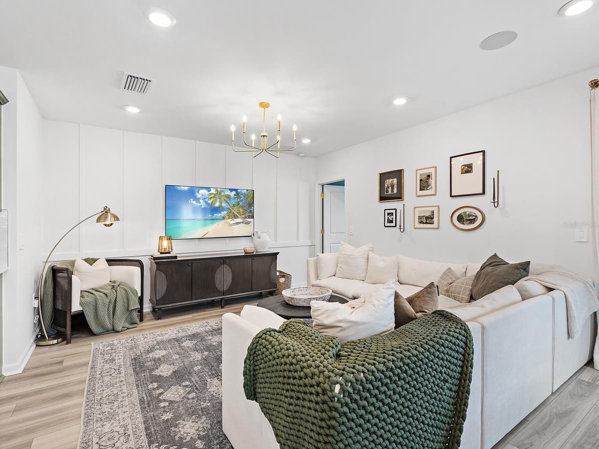 6524 SILVERSTAR DRIVE — photo 7 of 39