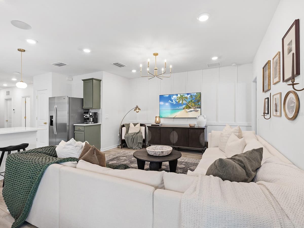 6524 SILVERSTAR DRIVE — photo 9 of 39