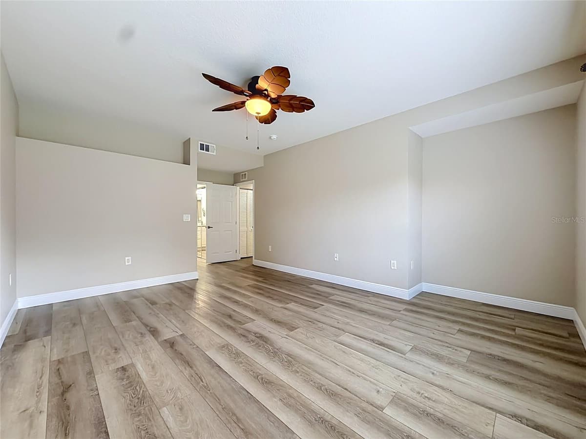5281 BOWLINE COURT — photo 19 of 53