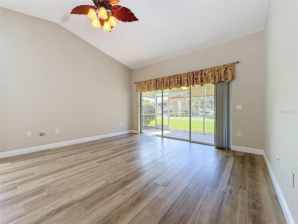 5281 BOWLINE COURT — photo 14 of 53