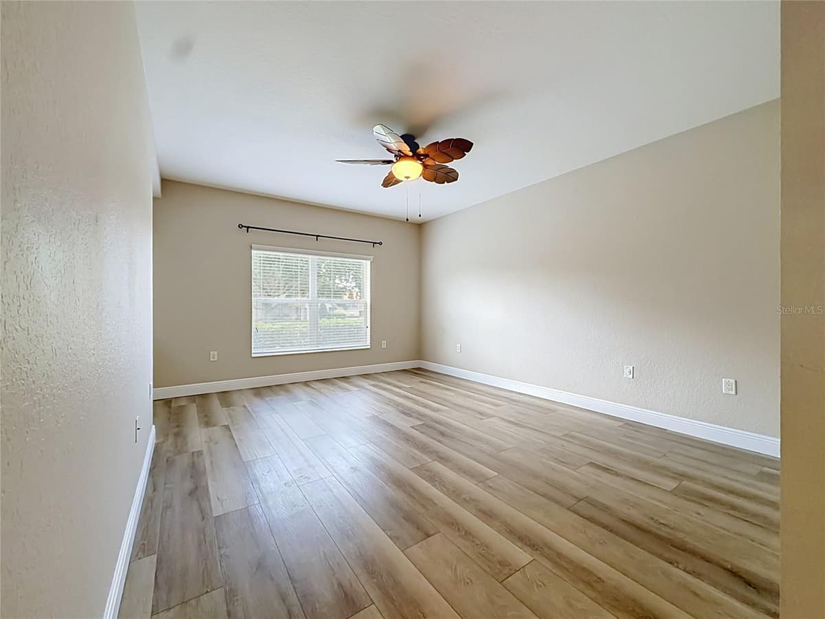 5281 BOWLINE COURT — photo 17 of 53