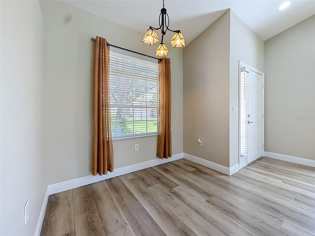 5281 BOWLINE COURT — photo 5 of 53