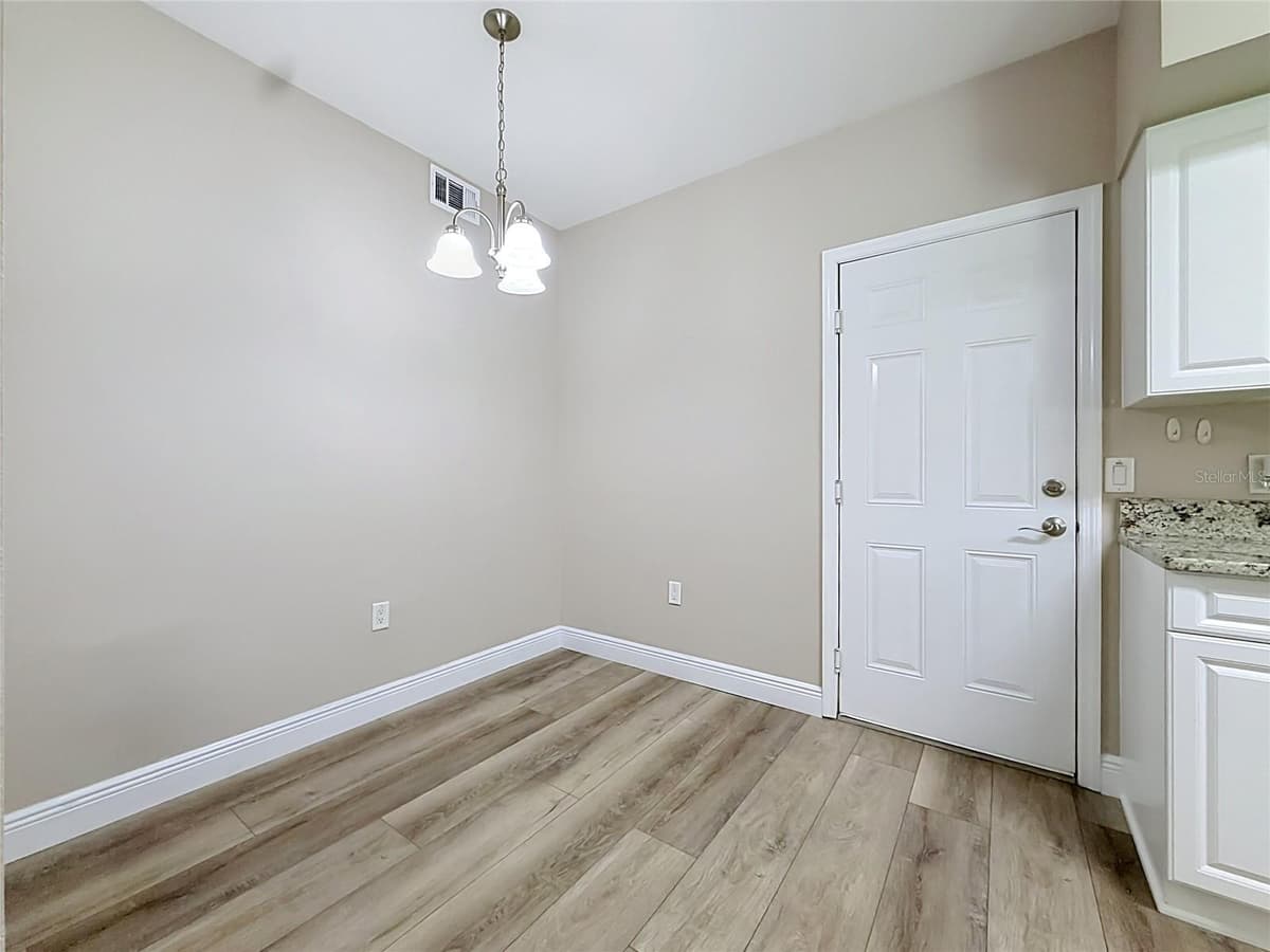 5281 BOWLINE COURT — photo 12 of 53